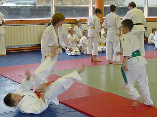 SHEEN AIKIDO - JUNIOR FUNDAY - 2004